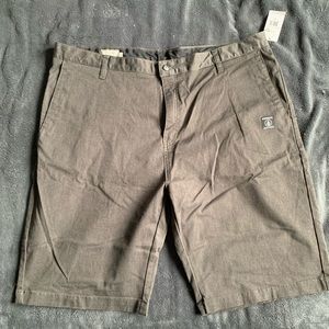 Volcom Twill Short NWT